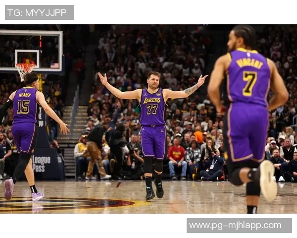 夸梅直言东契奇防守软弱湖人明星球员缺乏协防默契 夸梅直言东契奇防守软弱湖人明星球员缺乏协防默契