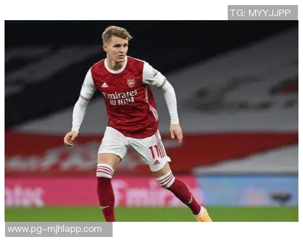 英媒报道阿森纳热刺马竞争抢波尔图19岁中场新星弗罗霍尔特