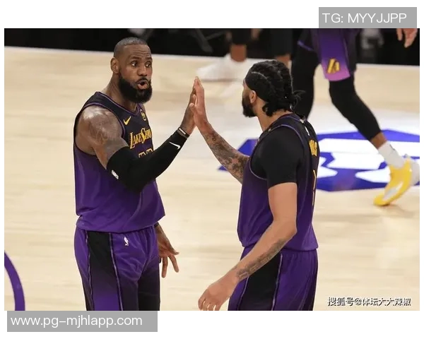 浓眉下半场发力狂砍15分14板3帽关键时刻助湖人逆转取胜